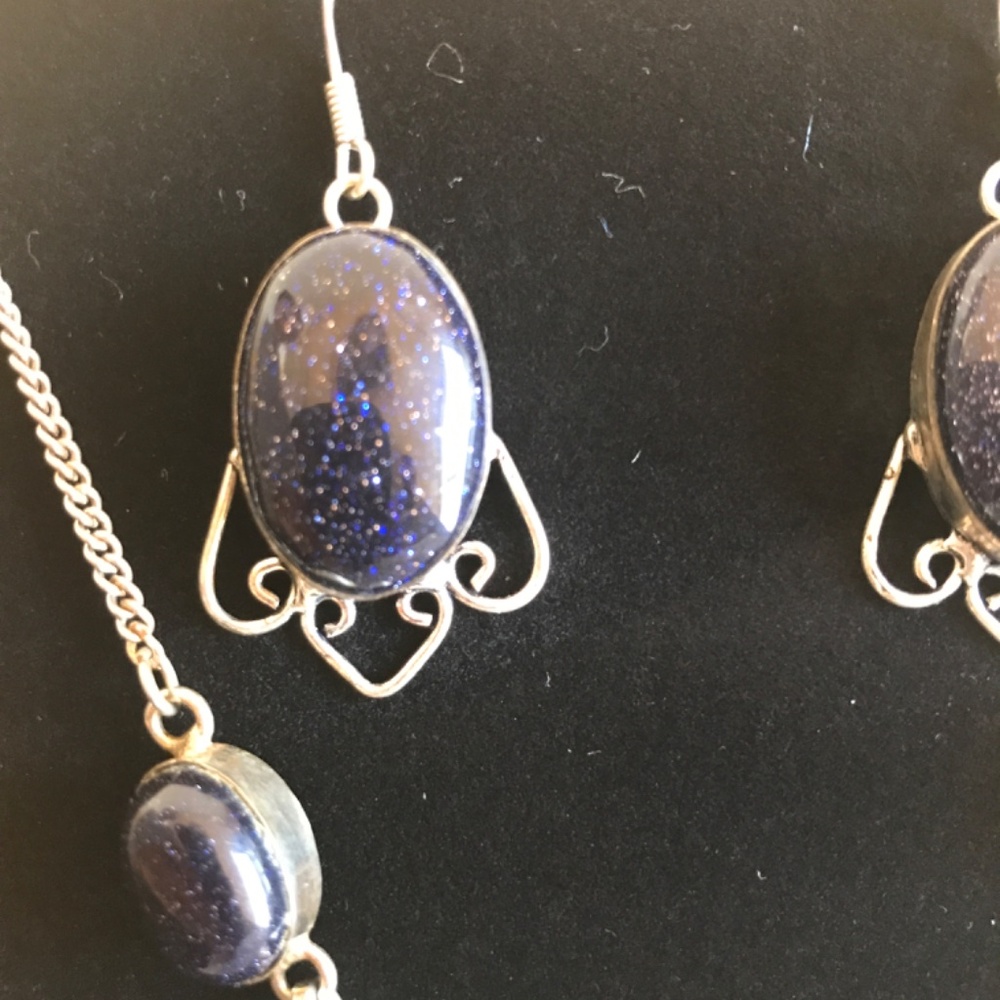Silver Plated Gem Necklace Set- EUC 2/$25 - Picture 8 of 13